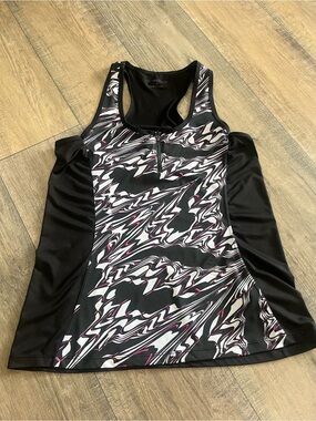 Central Park Racerback  Women’s  Size Large Athletic Tank with small zipper GUC